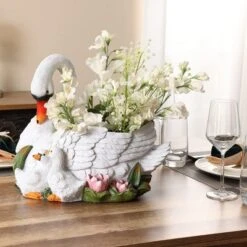 LuxenHome White Resin Swan Family Planter -LuxenHome GUEST 02f42aa8 435e 4606 8e6d 0985c2d42b52