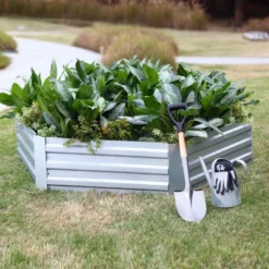 LuxenHome Galvanized Steel Hexagon Raised Garden Bed Planter Silver