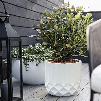 LuxenHome 14.7 In. Round Modern White MgO Planter 1 LuxenHome 14.7 In. Round Modern White MgO Planter