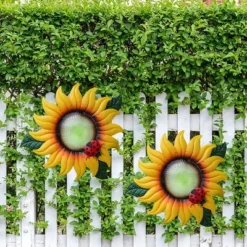 LuxenHome Sunflower Metal And Glass Outdoor Wall Decor 15 LuxenHome Sunflower Metal And Glass Outdoor Wall Decor -LuxenHome GUEST c8b3c4f0 0bab 4e09 8173 612623b11798