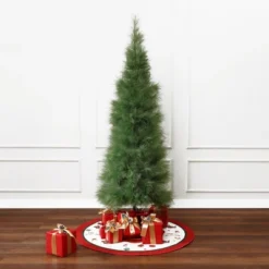 LuxenHome 6Ft Holiday Slim Artificial Pampas Grass Tree In Green -LuxenHome GUEST ff084c02 43bc 44bf 911e 5df8d79b6e15